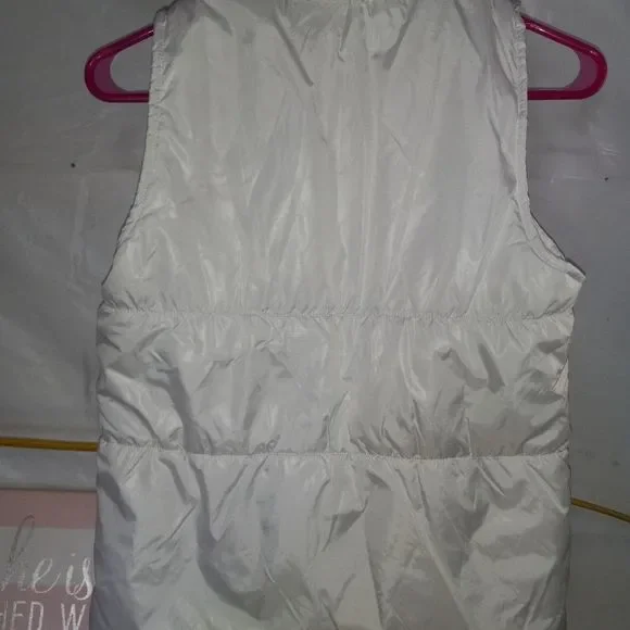 FADED GLORY WHITE SEQUENCED PUFFER VEST - Picture 3 of 4
